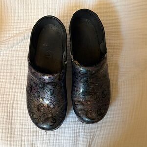 Dansko Iridescent Black Mules